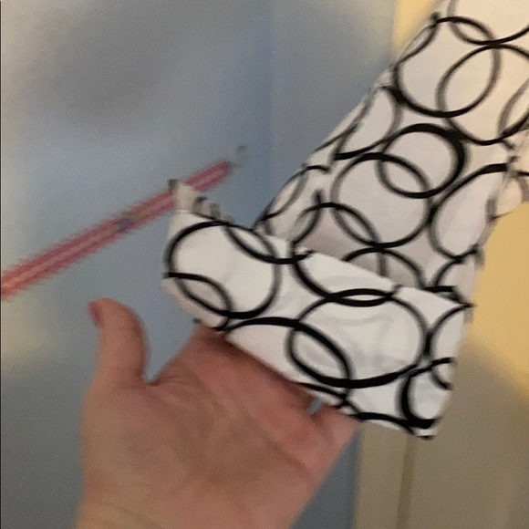 Nice Black and White Harve Benard Blouse - Picture 3 of 7